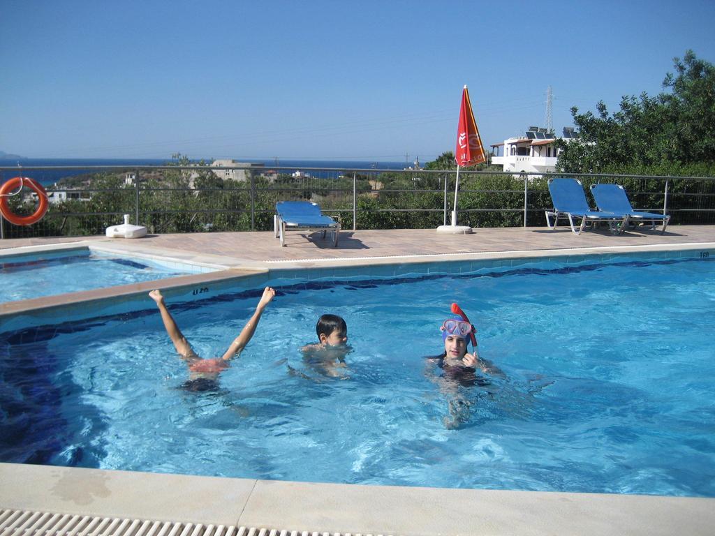 Stelios Apartments Istron Esterno foto