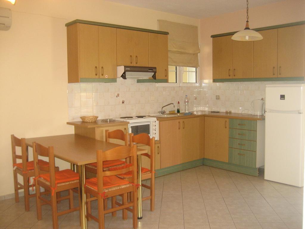 Stelios Apartments Istron Esterno foto